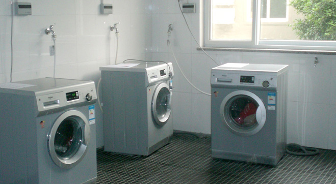 b08f2a9e8f8d64bbbee62e2acf2e2abe