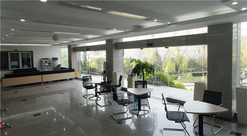 53033a9085c976ddafa49d3cd429800b