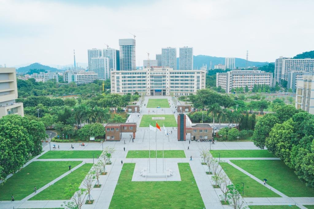 Guangzhou Maritime University 6